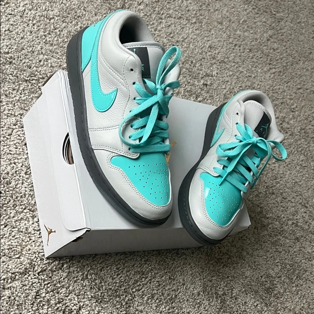 Jordan Women's Shoes in Gray and Teal - Picture 1 of 8